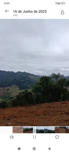 Sítio em Rio Bonito, vista cinematográfica, Escriturado,  platô, luz e água próximo.