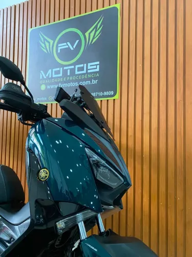 YAMAHA XMAX 250 ABS VERDE 2023 - COM CARPLAY