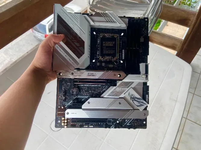 Placa mãe ASUS ROG STRIX Z690-A GAMING WIFI DDR5 (USADA)