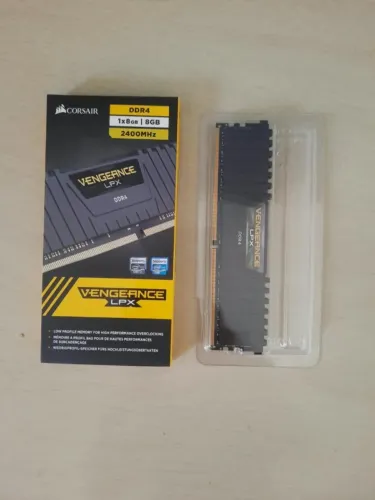 Memória RAM Corsair Vengeance LPX 8GB (1x8) DDR4 2400MHz