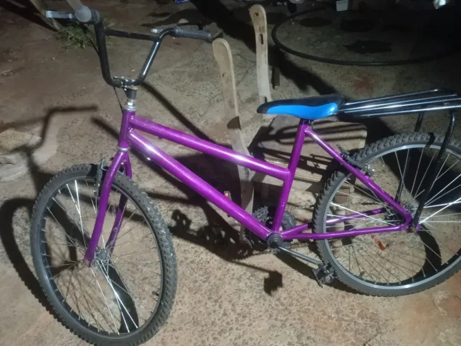 Bicicleta aro 26 , um ano e meio de uso.