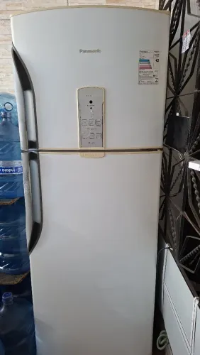 Vendo geladeira Frost Free Panasonic em excelente estado, funcionando perfeitamente
