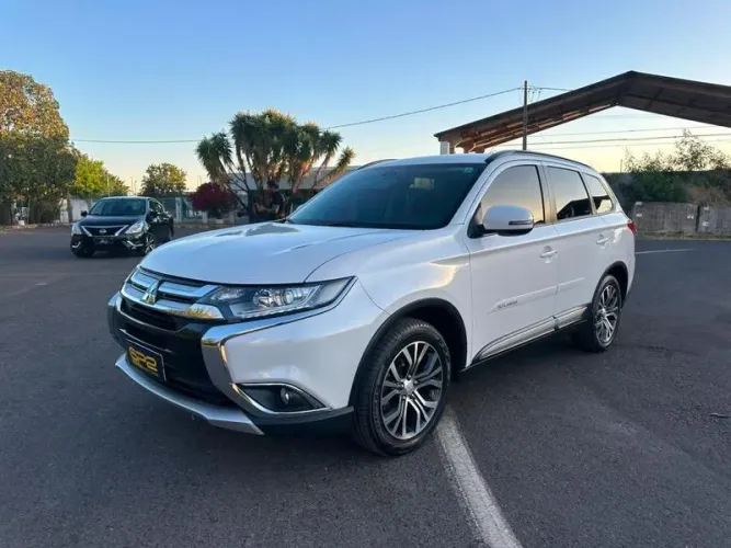 Mitsubishi Outlander 2.0 16V 160cv Aut. 2016