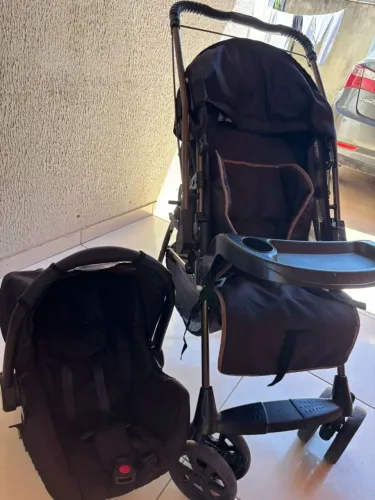Carrinho de bebê + bebê conforto. 719 R$ os 2 ( vendo individual, preço a negociar )