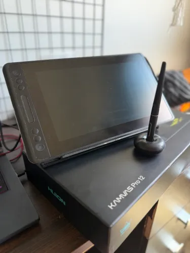 Mesa Digitalizadora Huion Kamvas Pro 12 (GT-116)