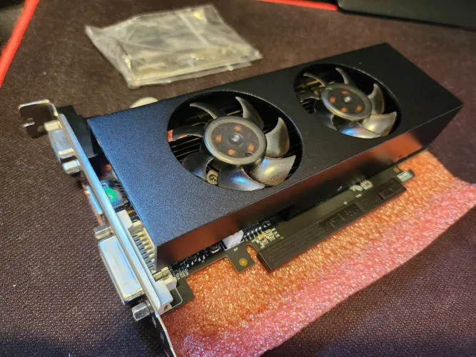 Placa de video Geforce GT740 4gb gddr5 Nova