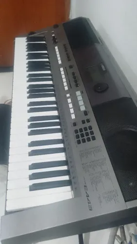 Teclado Yamaha psr e443