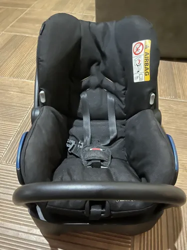 Bebê conforto com base Máxi Cosi