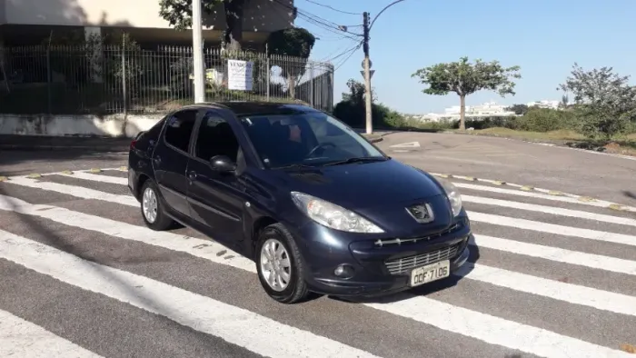 Peugeot 207 Sed. Passion XR Sport 1.4 Flex 8V 4P 2012