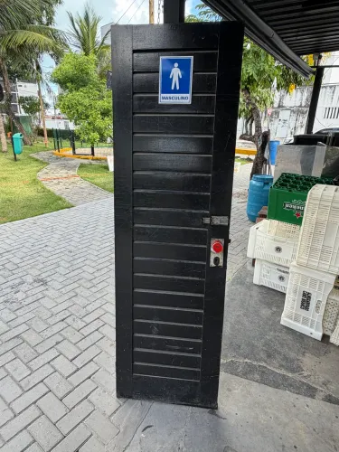 Porta de madeira massaranduba