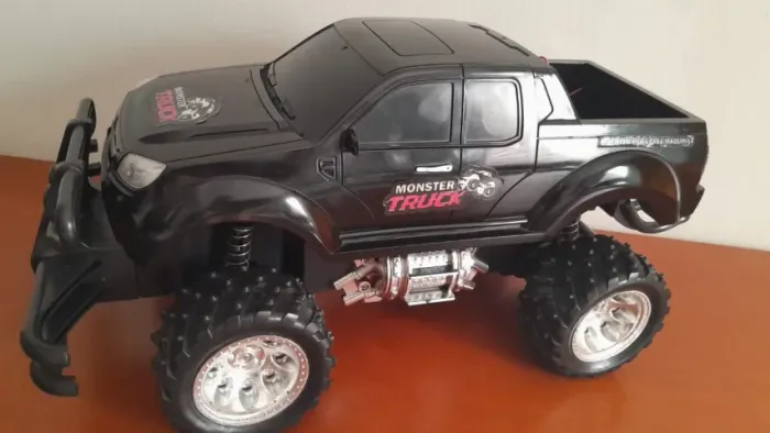 Miniatura Monster Truck Candide Anos 2010 Para Coleção