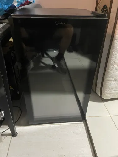 Cervejeira midea 96L