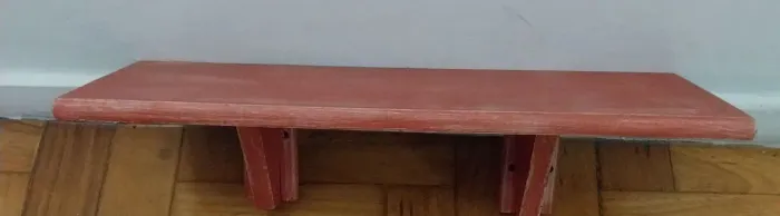 PRATELEIRA COM PATINA VERMELHA