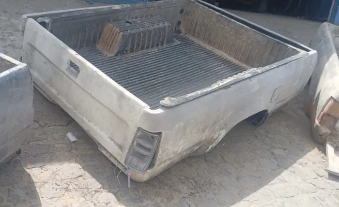 CAÇAMBA HILUX CABINE SIMPLES /RARIDADE