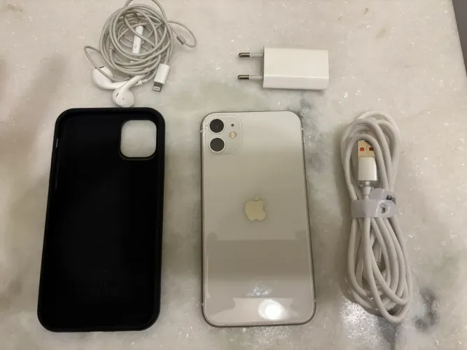 iPhone 11 - 128GB - Branco - Excelente Estado