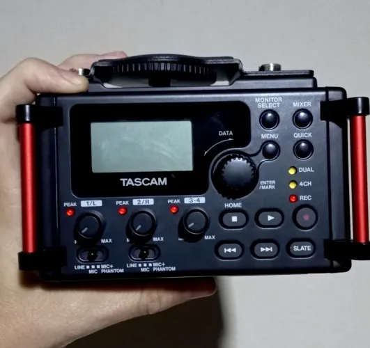 Gravador de áudio Tascam DR-60D 
