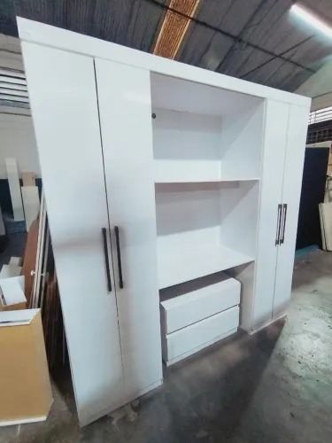Guarda Roupa 4 Portas