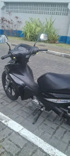 Vendo moto avelloz az1 50cc, em perfeito estado de conservação, documentação tudo ok.