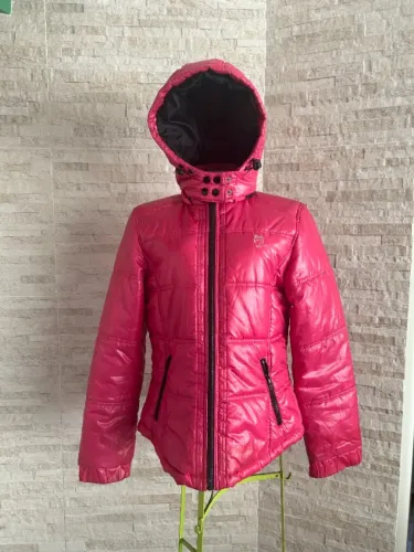  jaqueta puffer da Zara, linha TRF Nylon Collection Tamanho G (USA)