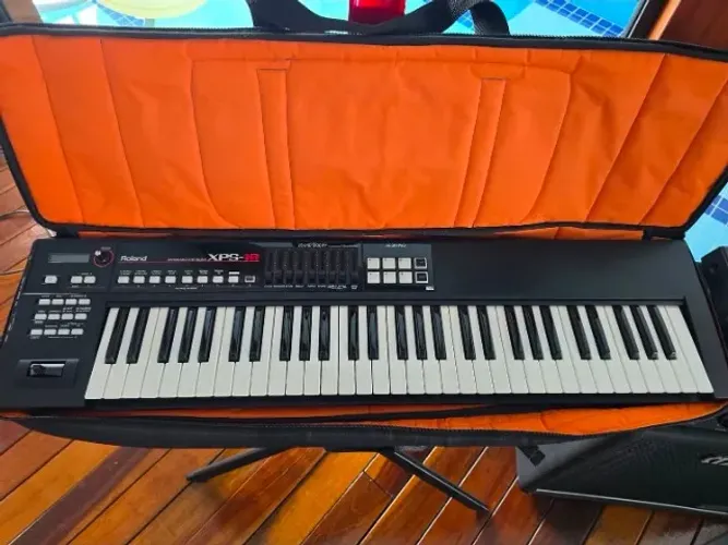 KIT TECLADO HOLAND + CAIXA ATIVA METEORO