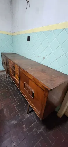 Aparador de madeira - relíquia