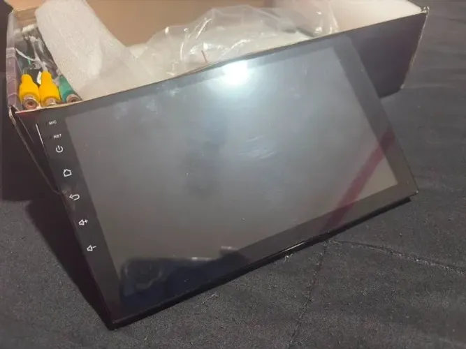 Central Multimídia Android Tela 9 Pol Qled 4gb X 64gb Carplay Android Auto Sem Fio