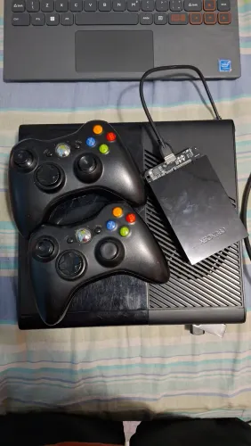 Xbox 360 desbloqueado + HD 500GB cheio de jogos
