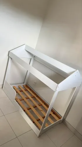 Vendo cama casinha + cadeirinha infantil