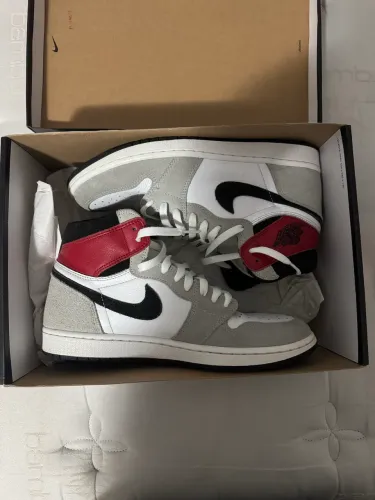 NIKE AIR JORDAN 1 HIGH RETRO SMOKE GREY OG