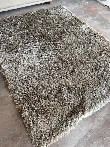 Vende _se tapete grande comprado na perin design , ele é grande!