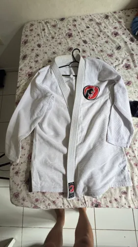 Vendo kimono A4 em estado de novo