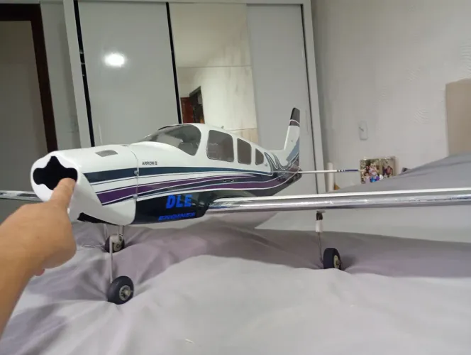 Aeromodelo piper Cherokee 90/120 kit novo montei não voei e desmontei somente kit.