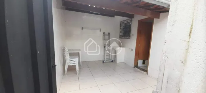 Barracão aconchegante, com quintal, para Aluguel no Carlos Prates Belo Horizonte
