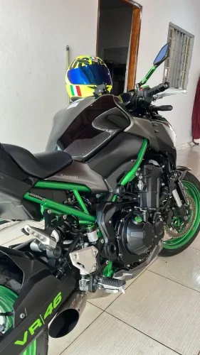 Kawasaki Z900 22/23 muito nova