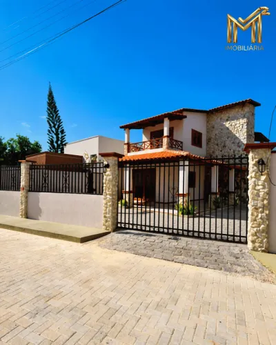 Casa Duplex Luxuosa para alugar no Condomínio Porto Lagoa