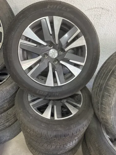 jogo de roda peugeot 205/60/16 208,207,307 etc