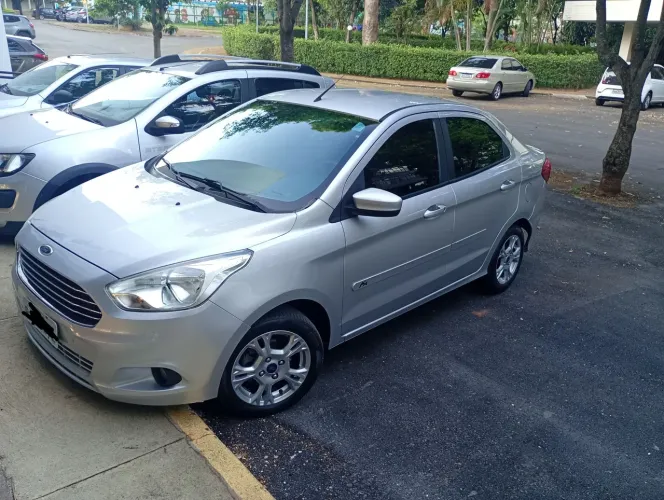 Ford KA+ Sedan 1.5 SEL 16V Flex 4P 2015