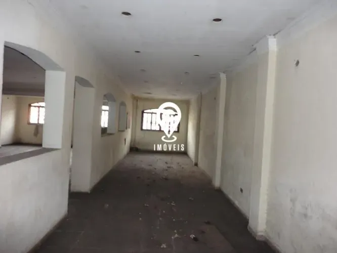Galpão comercial para aluguel em Santo Amaro 907 m²