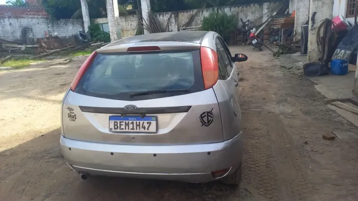 Ford Focus 1.8 16V 5P 2001