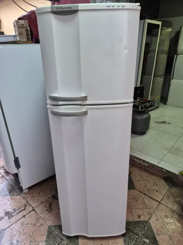 GELADEIRA ELECTROLUX FROST FREE (SOU DE SÃO MATEUS ZL)