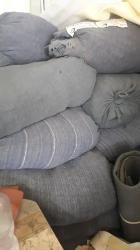 Retalhos de couro para jaquetas e bolsas ; tenho muitos Preto e cores variadas de e taman