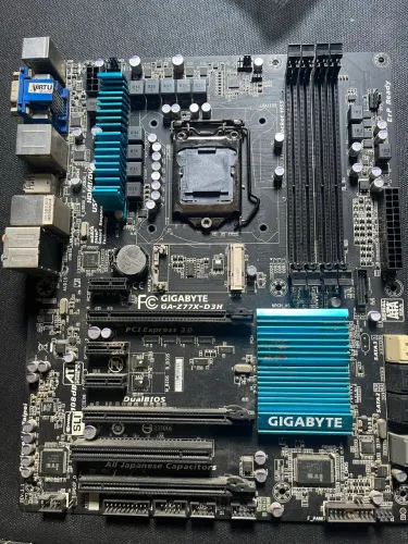 Vendo essa placa mãe , com defeito na bios