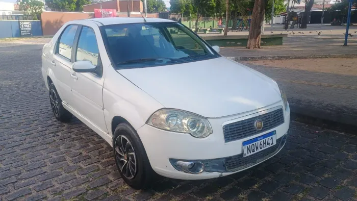 Fiat Siena HLX 1.8 MPI Flex 8V 4P 2010