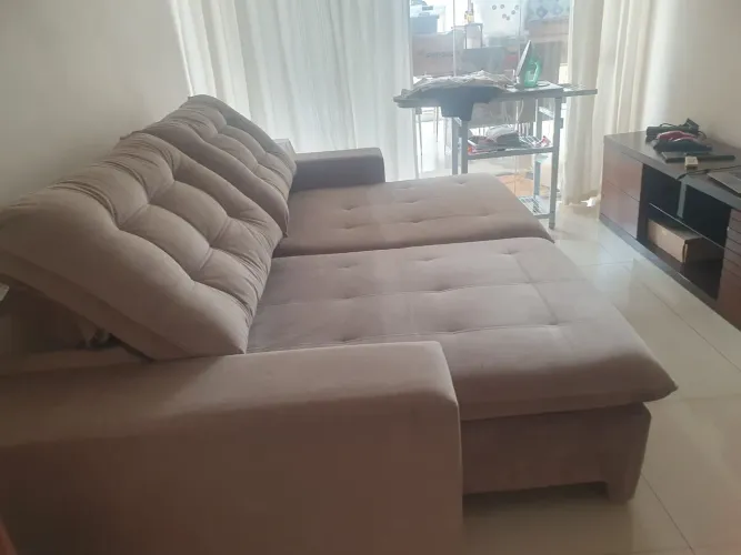 Sofá retrátil seminovo