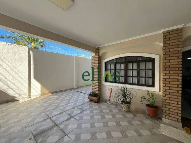 Sobrado com 3 dormitórios à venda, 274 m² por R$ 950.000 - Quitaúna - Osasco/SP