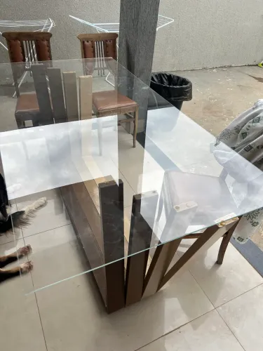 Mesa de 6 lugares de vidro 