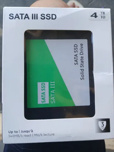SSD SATA III de 2,5 polegadas com capacidade de 4 TB