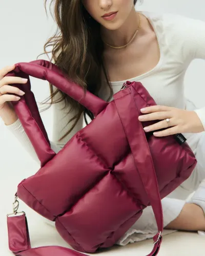 Bolsa puffer vinho
