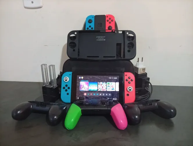 Nintendo switch V2 desbloqueado!Kit Completo para jogar em família ou sozinho!