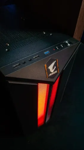 PC Gamer 28Gb RAM DDR4 + Intel Xeon 12 Núcleos c/ TPM 2.0 + GPU Arc B580 12Gb + 512Gb NVMe